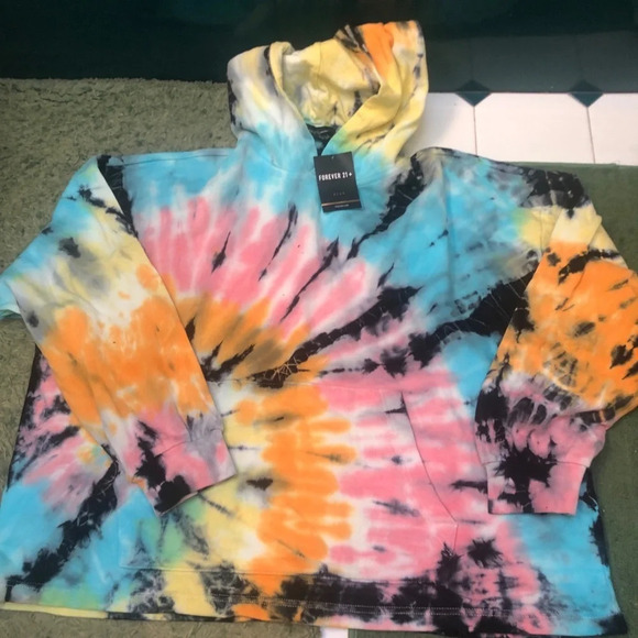 NWT FOREVER21+ TIE DYE CROPPED HOODIE - Picture 1 of 2